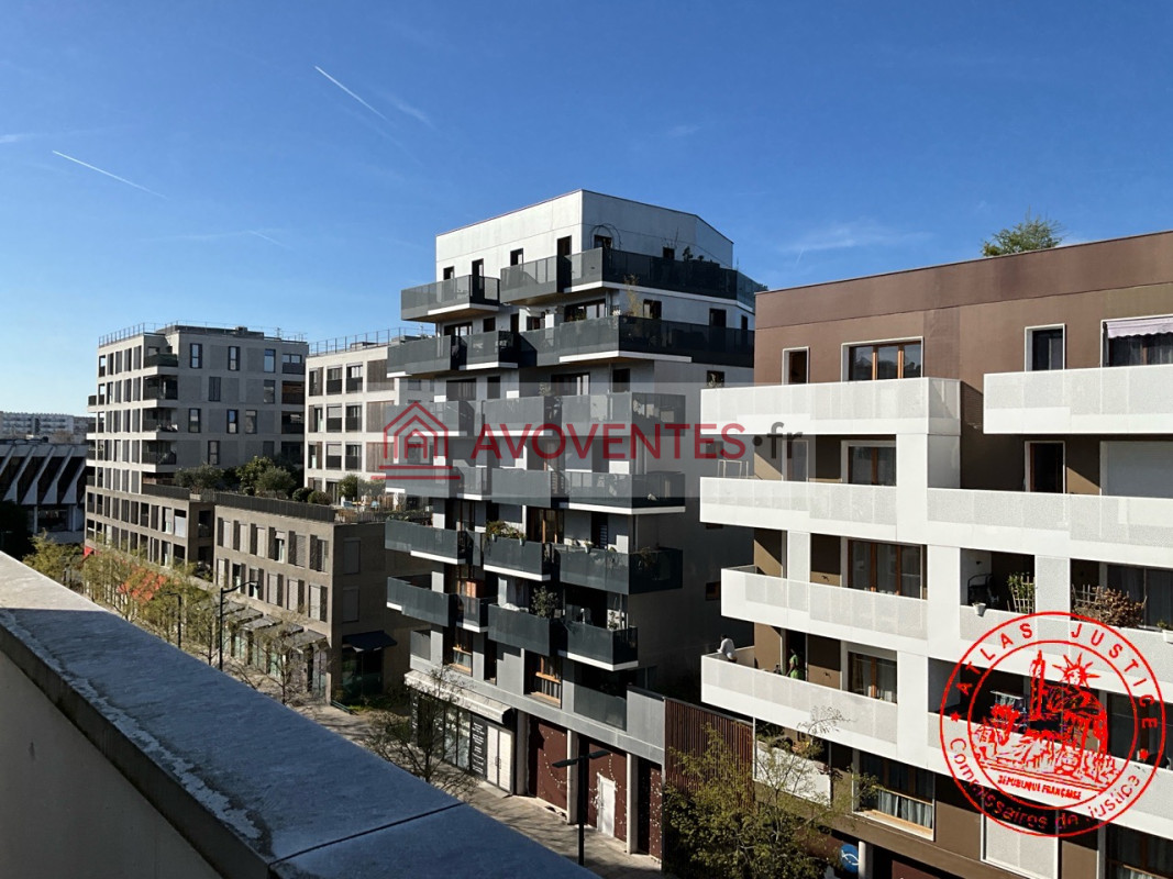 APPARTEMENT avec un PARKING à GENNEVILLIERS — vente aux enchères judiciaires