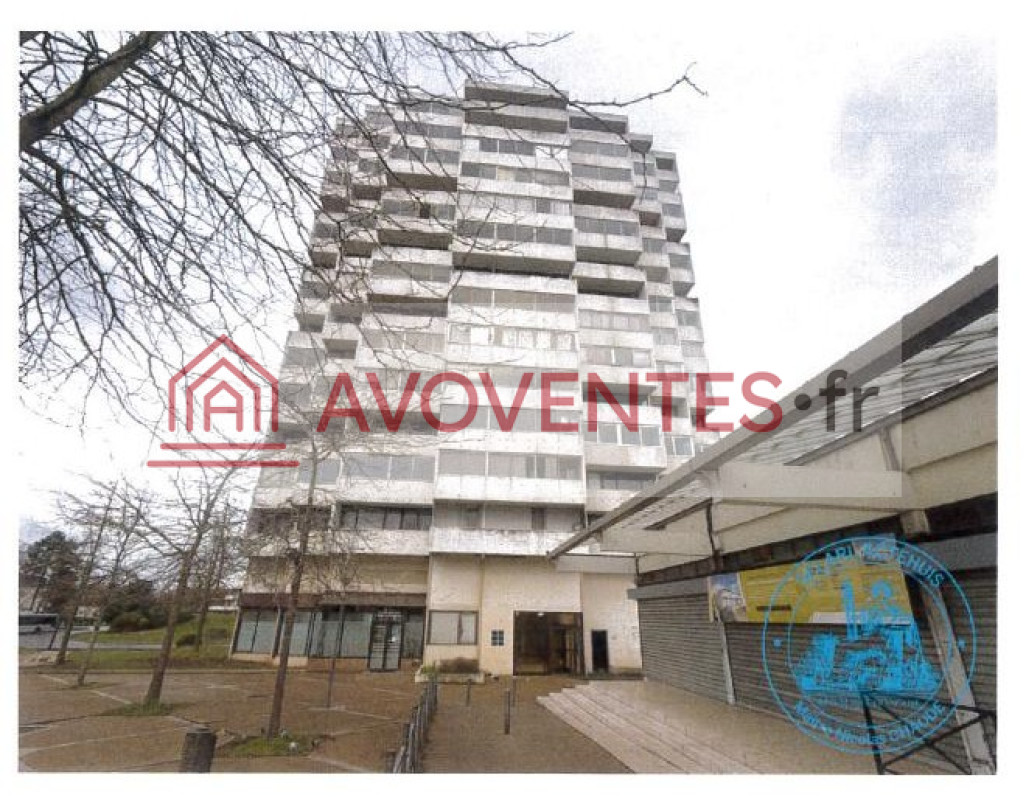 APPARTEMENT avec cellier et emplacement de garage — vente aux enchères judiciaires