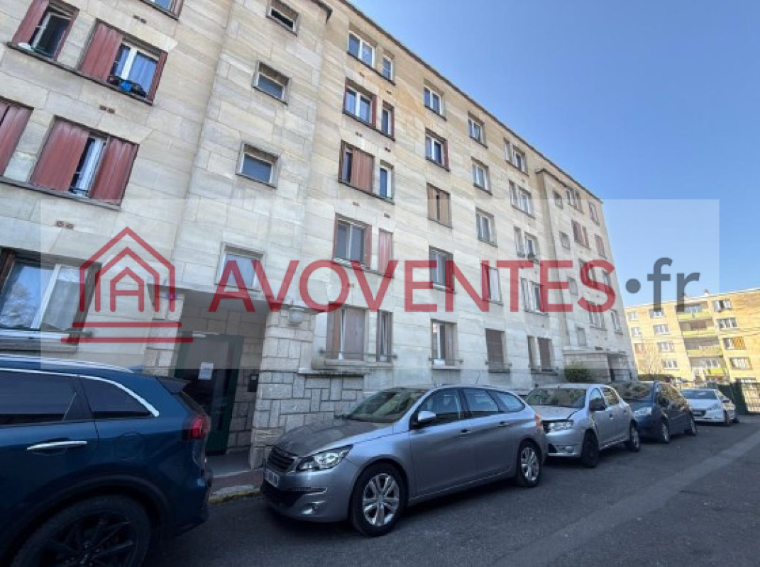 Appartement et cave à CLICHY SOUS BOIS — vente aux enchères judiciaires