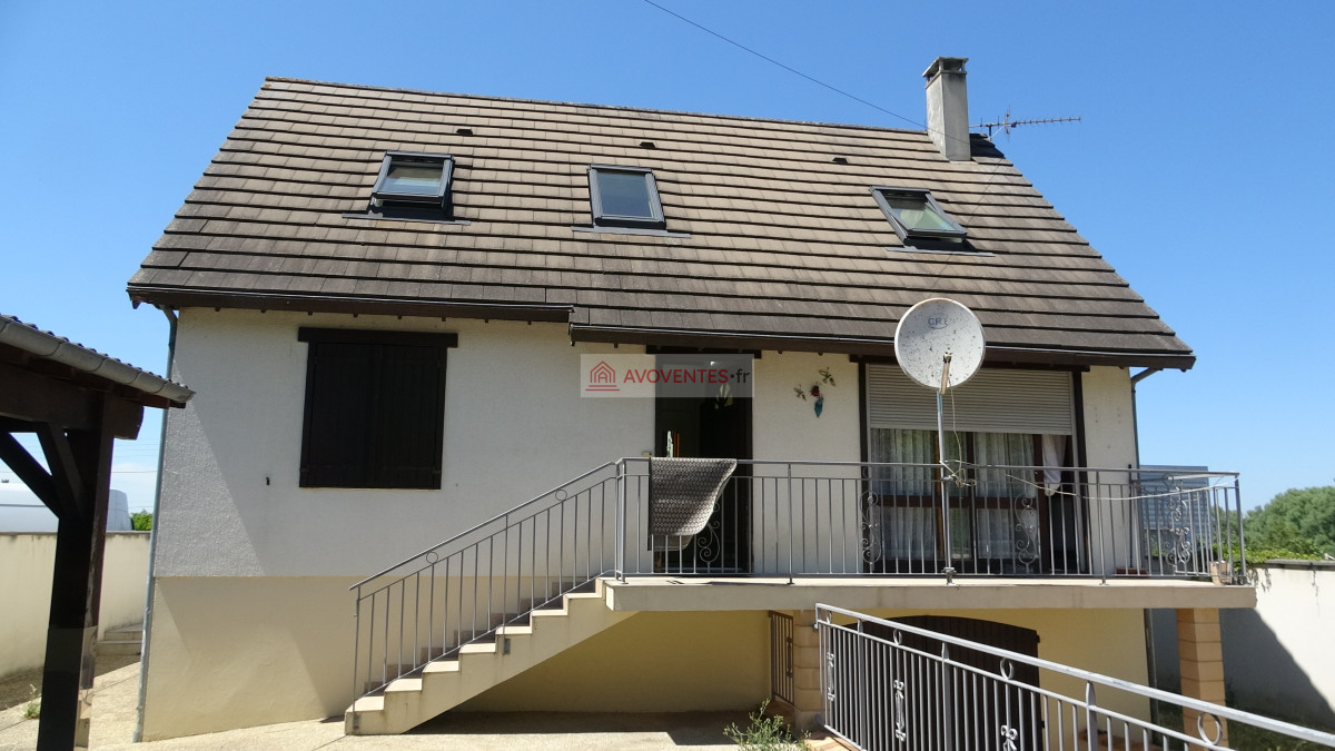 MAISON à BOURGES — vente aux enchères judiciaires